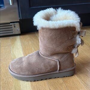 Ugg Bailey Bow Corduroy Boots size 5